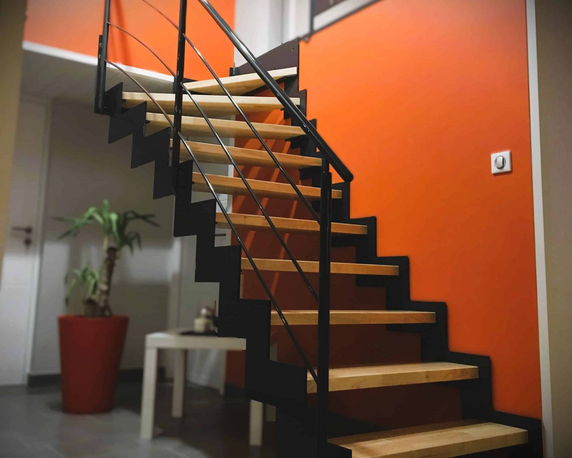 ESCALIERS MÉTALLIQUES AVEC LIMON CRÉMAILLÈRE 